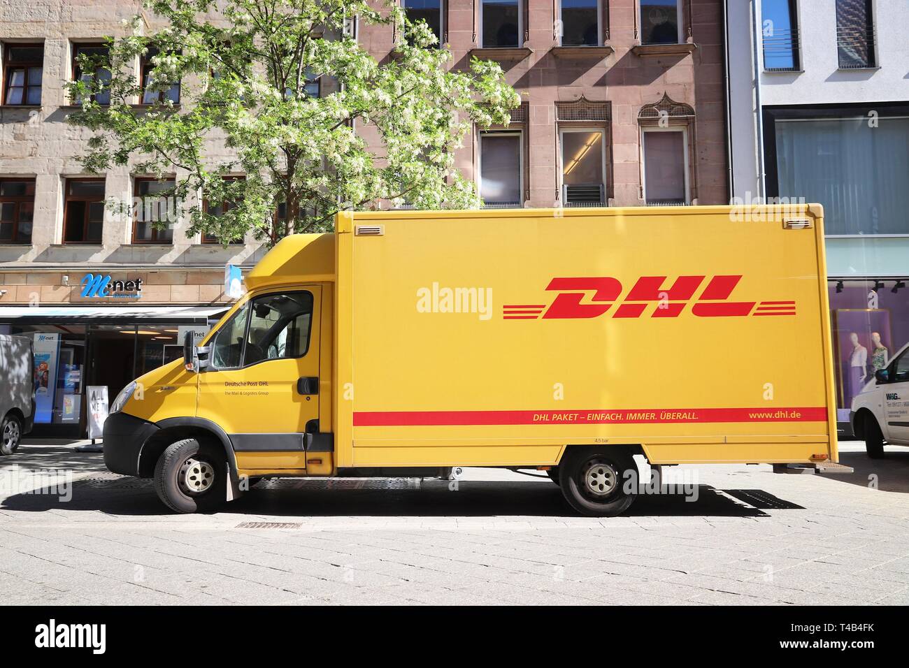Nürnberg, Deutschland - Mai 7, 2018: DHL-Kurier Transporter in Deutschland. DHL ist Teil des Deutschen Nationalen mail Service - Deutsche Post. Stockfoto