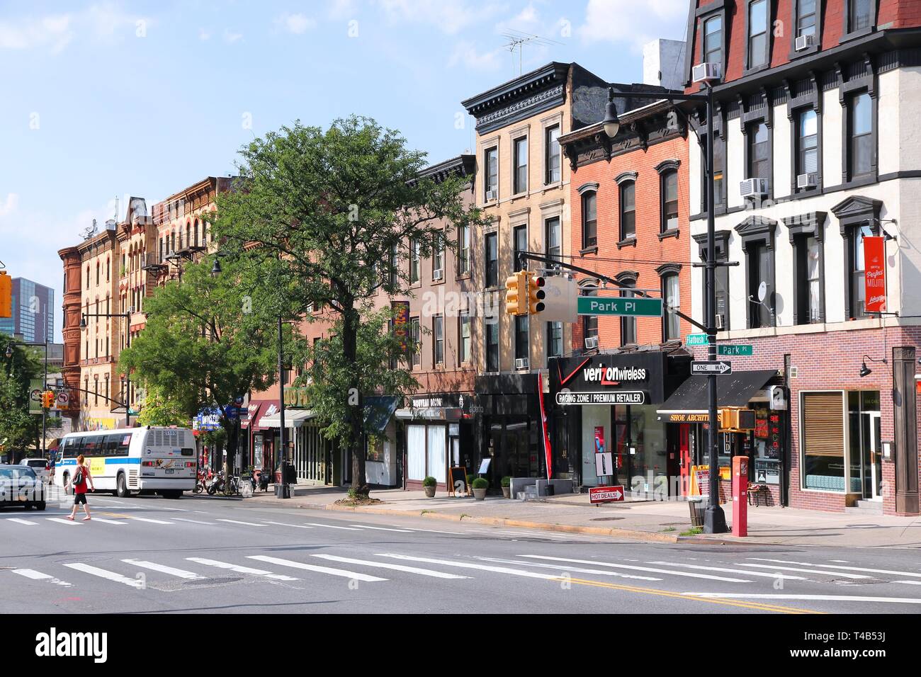 NEW YORK, USA - Juli 6, 2013: die Menschen in Prospect Heights, Brooklyn entfernt. New York City ist, besucht von 56 Millionen jährlichen Besuchern (2014). 20 Millionen peo Stockfoto