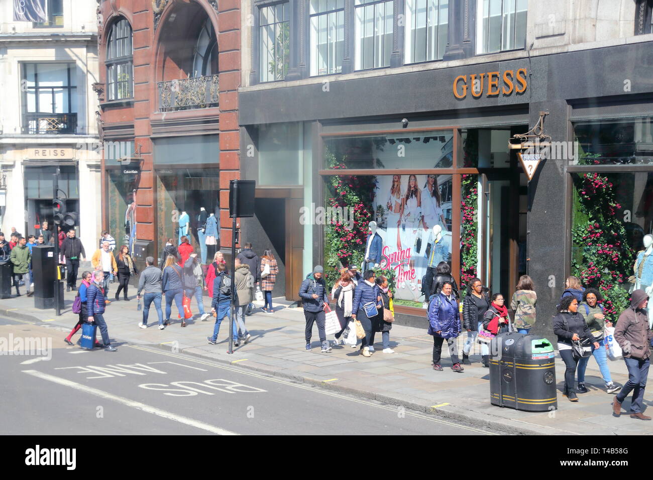 Guess Store in der Regent Street, London, UK Stockfoto