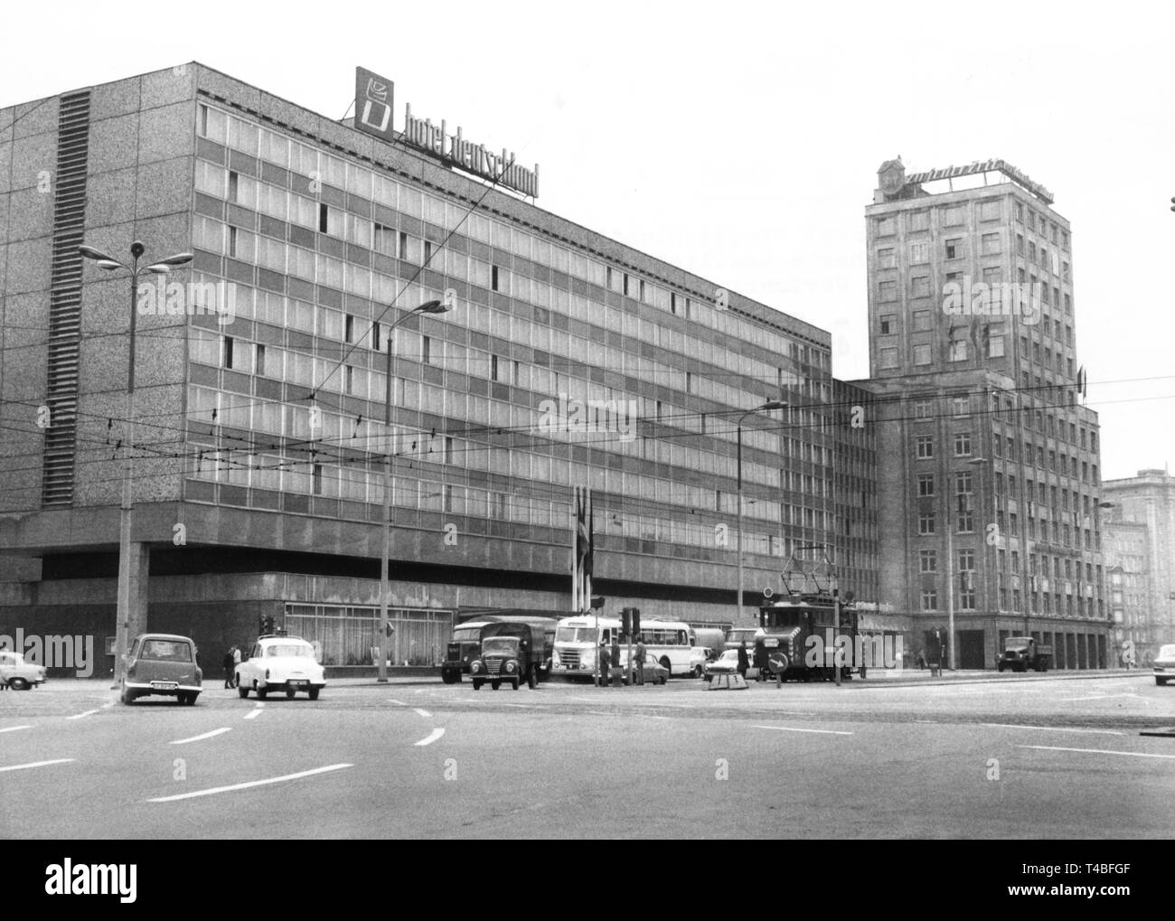 Das Hotel Deutschland in Leipzig, am 12.09. 1968. Eine Wohnung kostet 220 West Deutsche Mark pro Nacht. | Verwendung weltweit Stockfoto