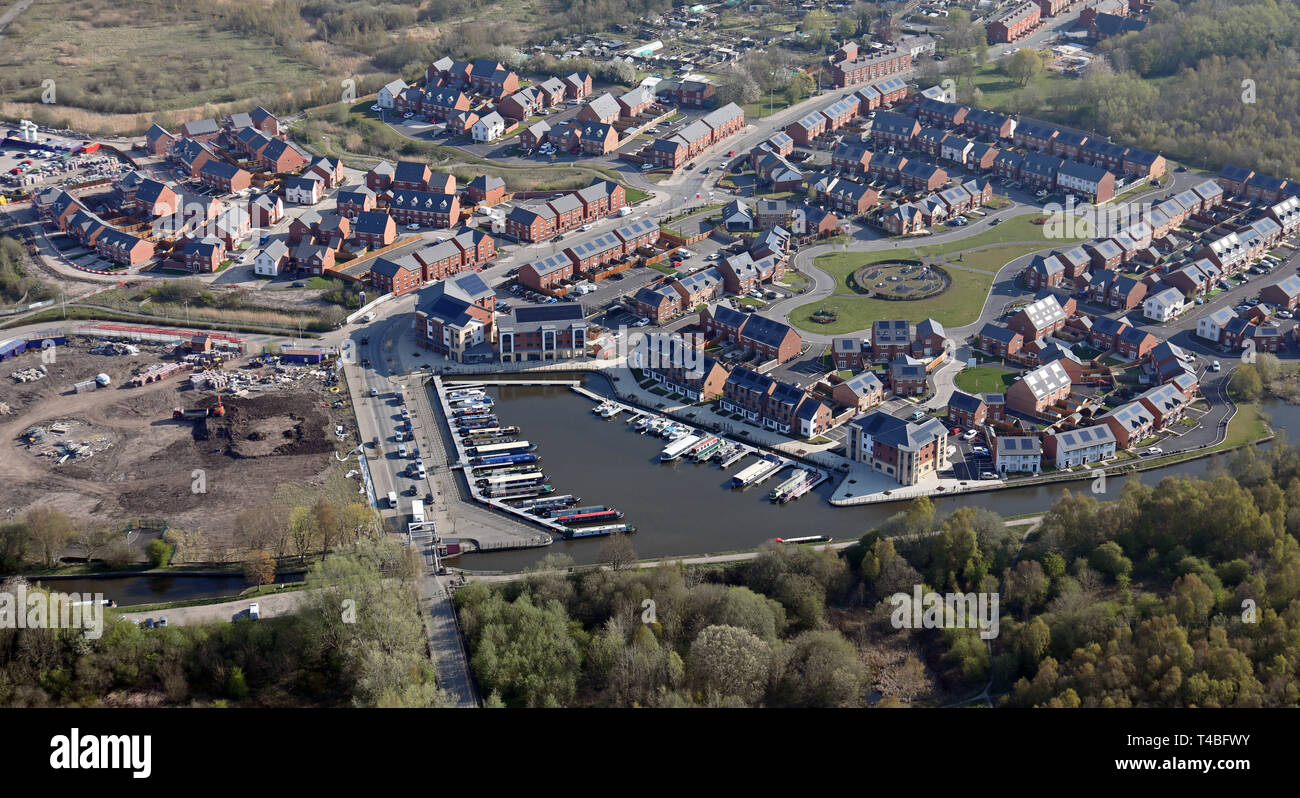 Luftaufnahme von einem neuen Gehäuse Entwicklung bei Pennington Wharf Marina, Leigh, Lancashire Stockfoto