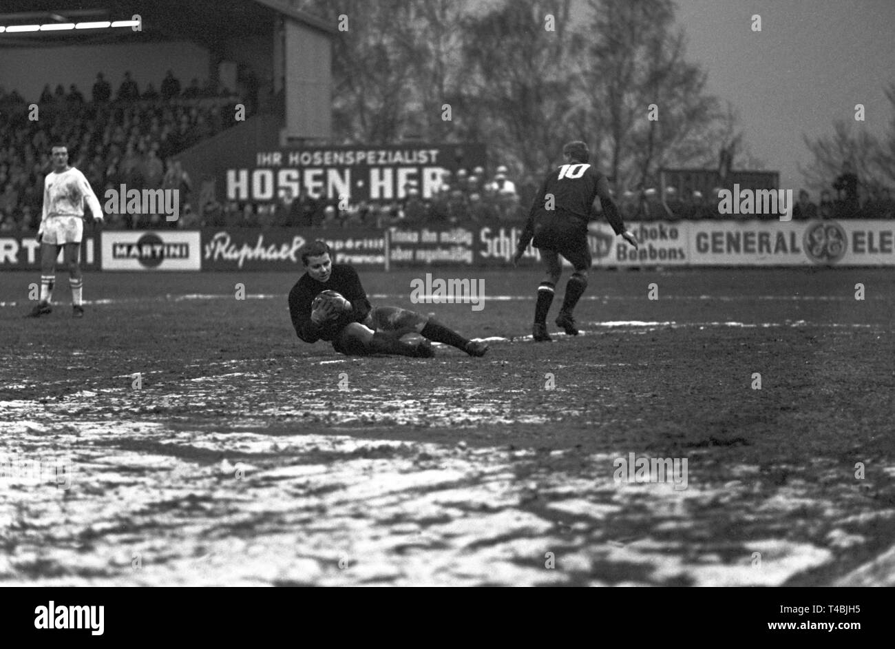 Lautern Und Nurnberg Zeichnete 1 1 In Der Deutschen Bundesliga