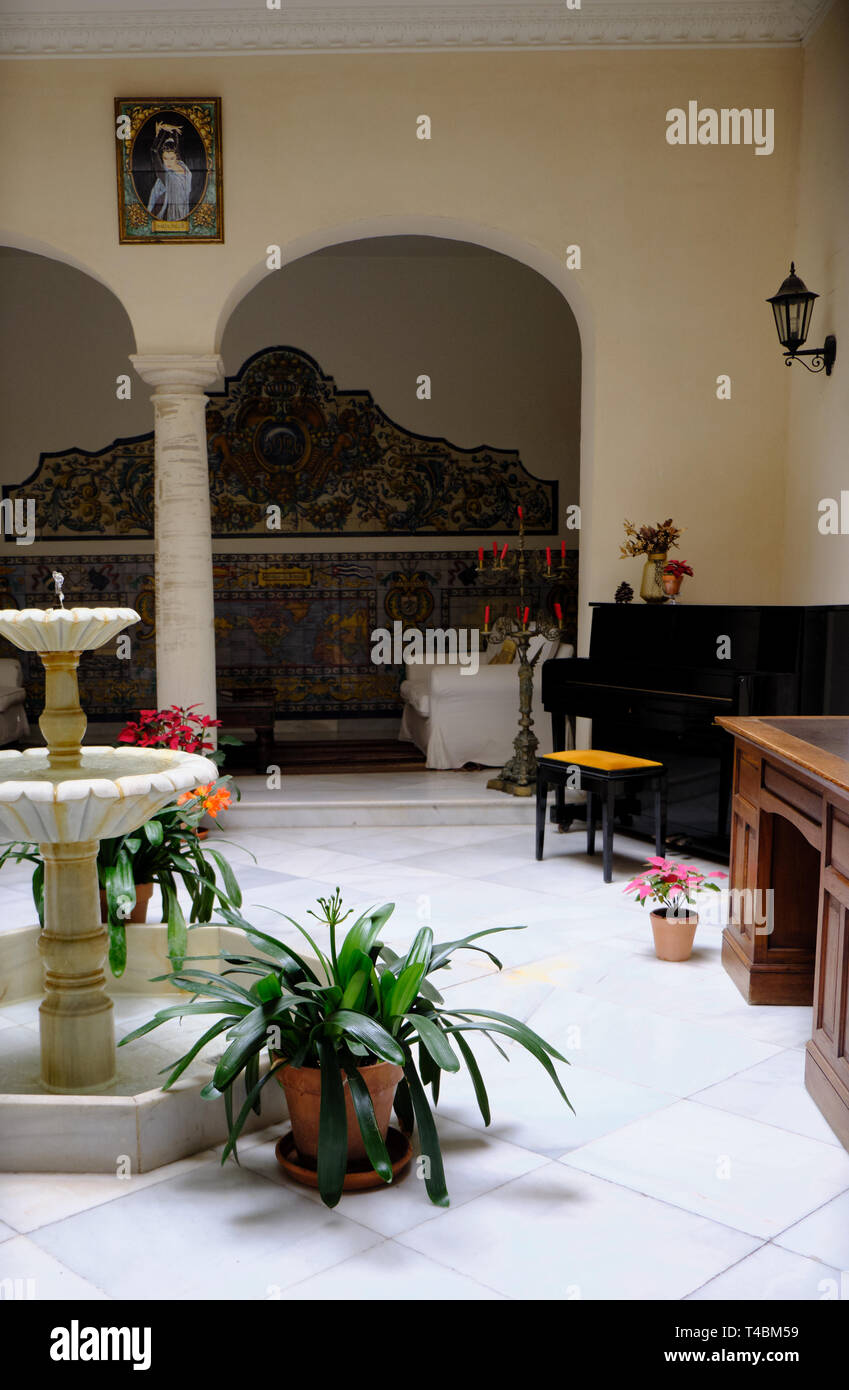 April 2019 Sevilla Nachbarschaft Innenhof Mit Spalten Garten
