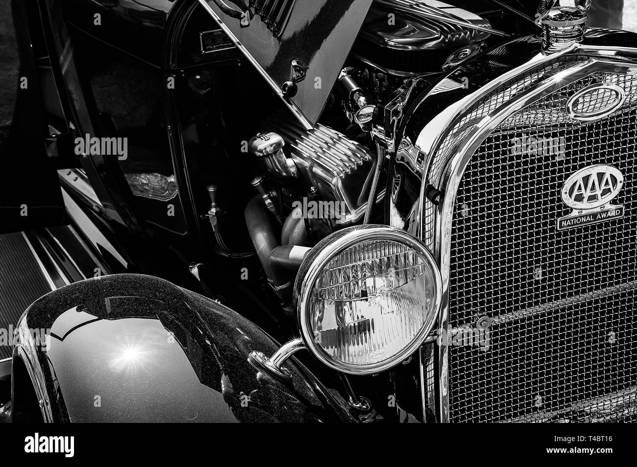 Die Front eines alten Ford auf dem Display an einem Auto Show Stockfoto