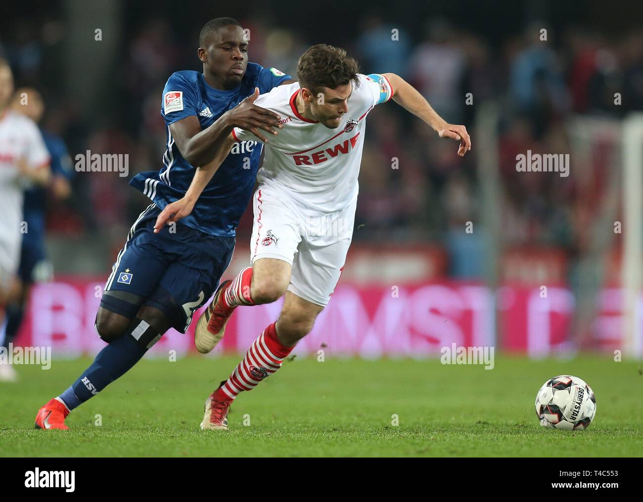 Köln, Deutschland. 15 Apr, 2019. firo: 15.04.2019, Fußball, 2.Bundesliga, Saison 2018/2019, 1.FC Köln - HSV Hamburg Hamburg Hamburg, Duellen, Jonas HECTOR, 1.FC Köln, Orel MANGALA, HSV Hamburg Hamburg Hamburg, vollständige Abbildung, | Nutzung der weltweiten Kredit: dpa/Alamy leben Nachrichten Stockfoto