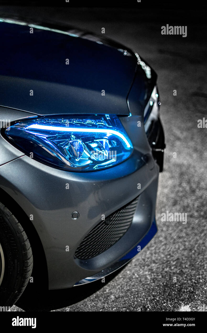 Stuttgart Deutschland 12 April 2019 Daimler Mercedes Benz C Klasse Scheinwerfer Led Technologie Stockfotografie Alamy