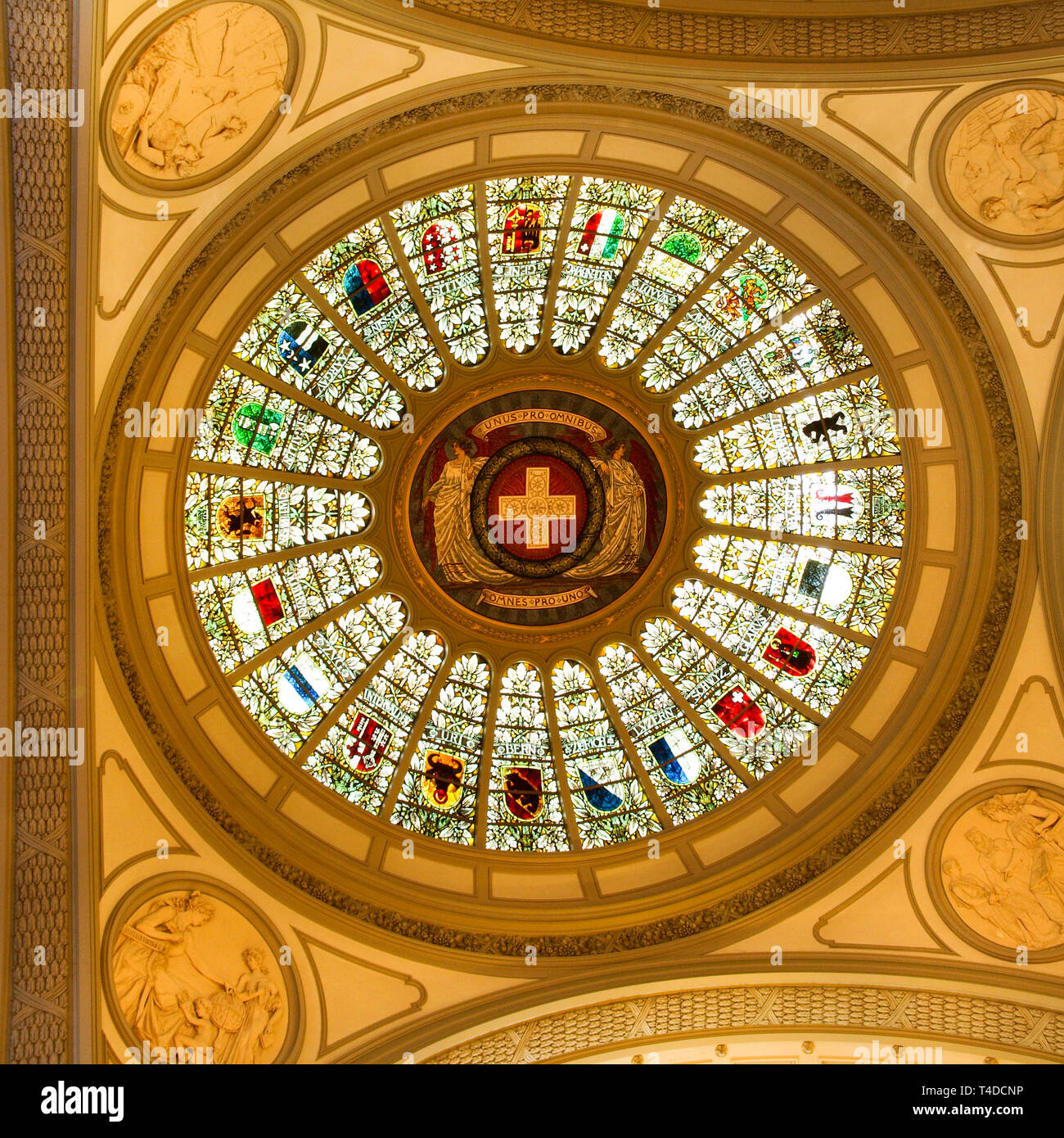 Bern, Schweiz - Dezember 23, 2016: Kuppel des Bundes Palast der Schweizerischen Eidgenossenschaft Stockfoto