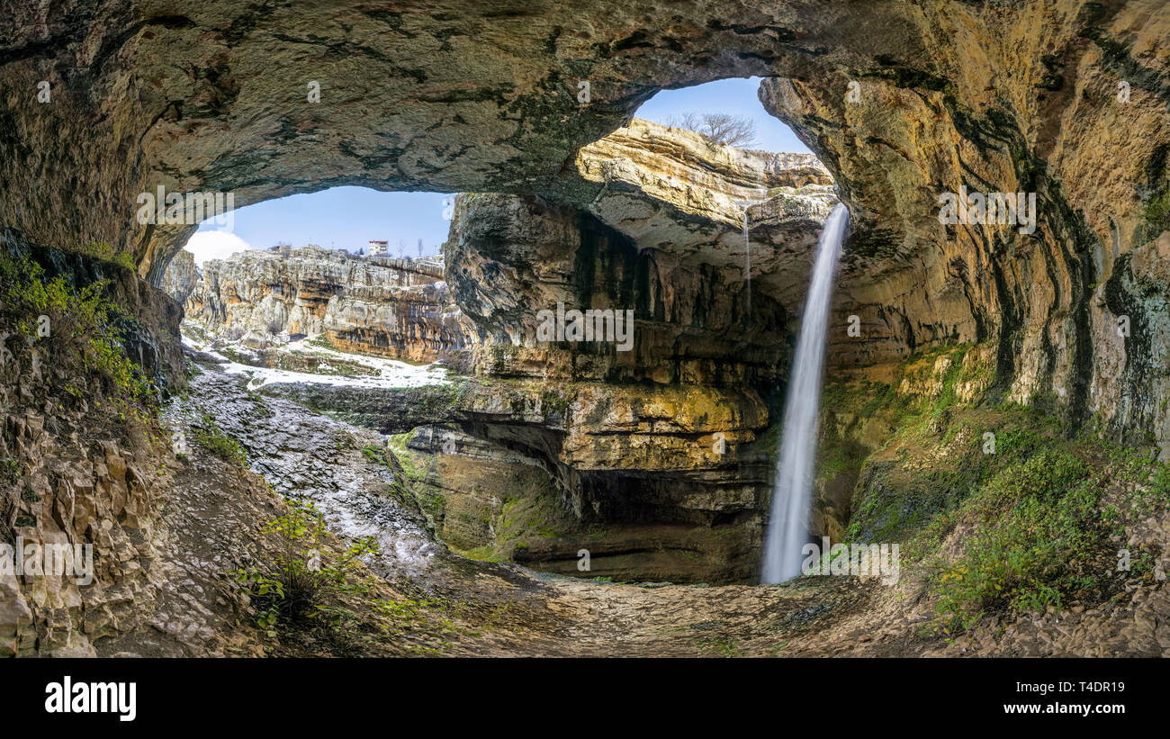 Baatara Schlucht Wasserfall und die natürlichen Brücken im Winter, Tannourine, Libanon Stockfoto