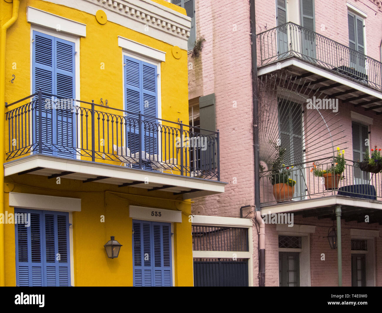 Historische erhaltene Architektur im Französischen Viertel. New Orleans, LA. Stockfoto