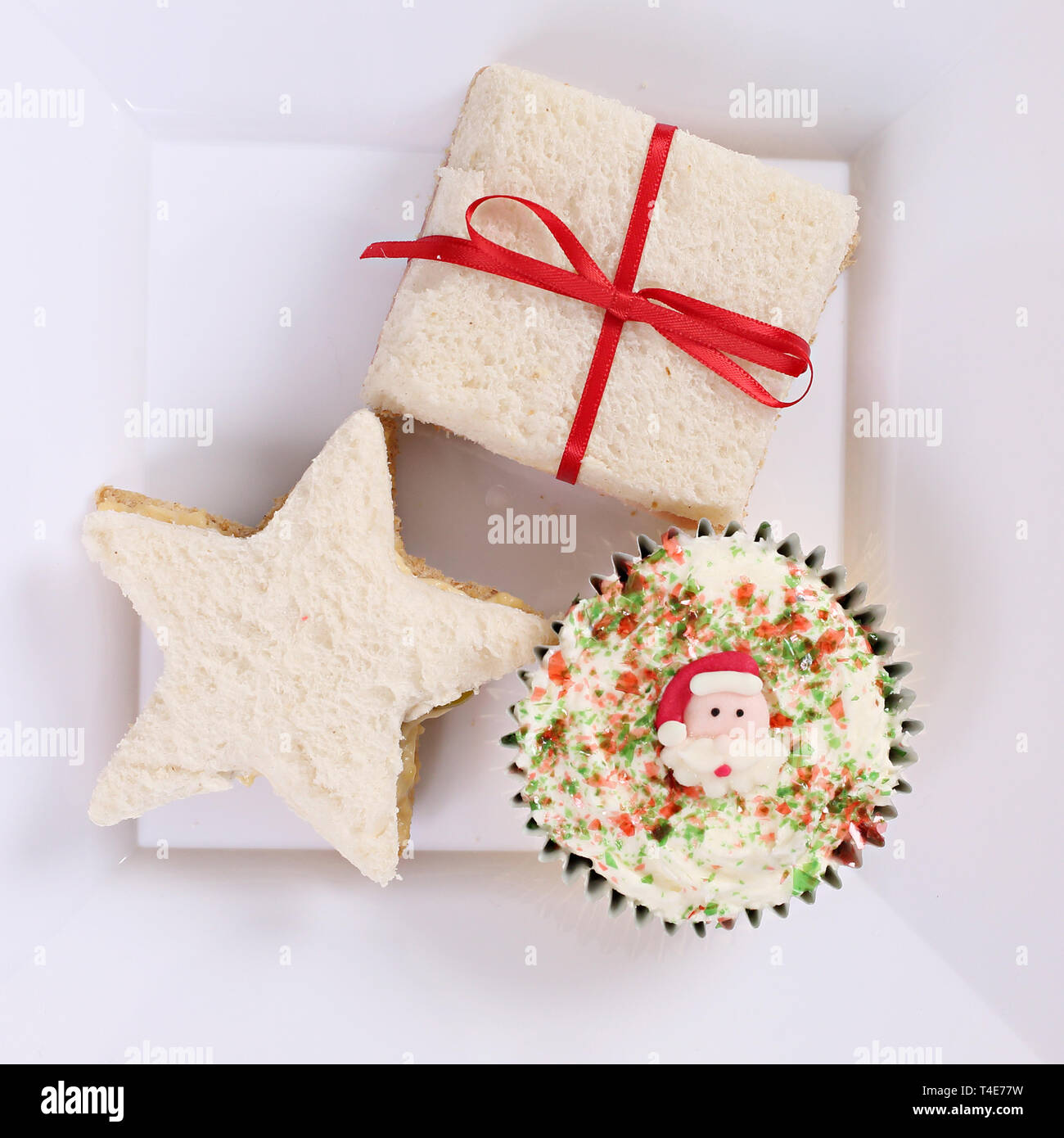 Kinder Party Food Sandwiches und Kuchen Stockfoto