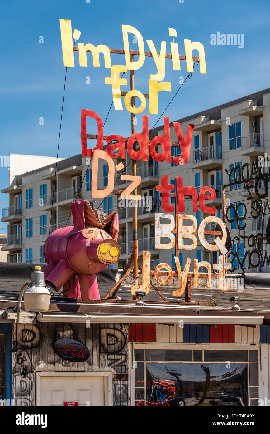 Daddy D'z BBQ Joynt bietet Hickory & pit Eiche geräuchert Grill südlichen Küche in Atlanta, Georgia. (USA) Stockfoto