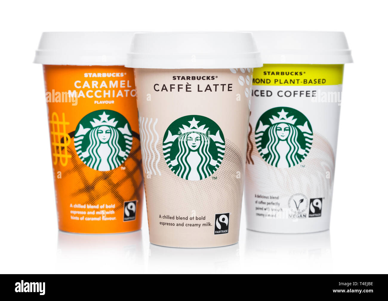 LONDON, Großbritannien - 15 April, 2019: Pappbecher von Starbucks Eiskaffee mit anderen Geschmack auf Weiß. Stockfoto