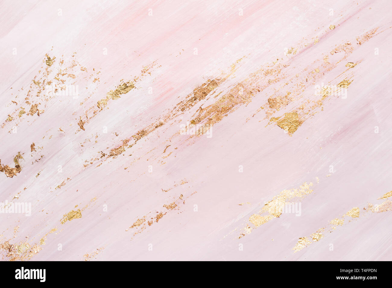 Rosa Marmor Hintergrund mit gold Pinselstrichen. Für ihr Design. Stockfoto