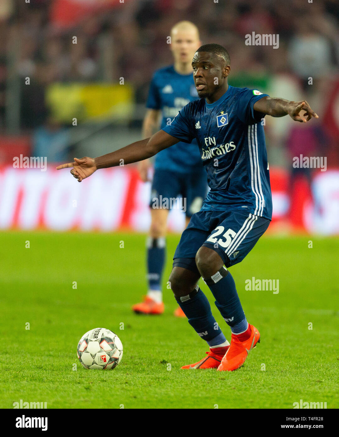 Köln, Deutschland, 15. April 2019, Fußball 2.Liga, 1. FC Koeln gegen Hamburger SV: Orel Mangala (HSV) in Aktion. Stockfoto