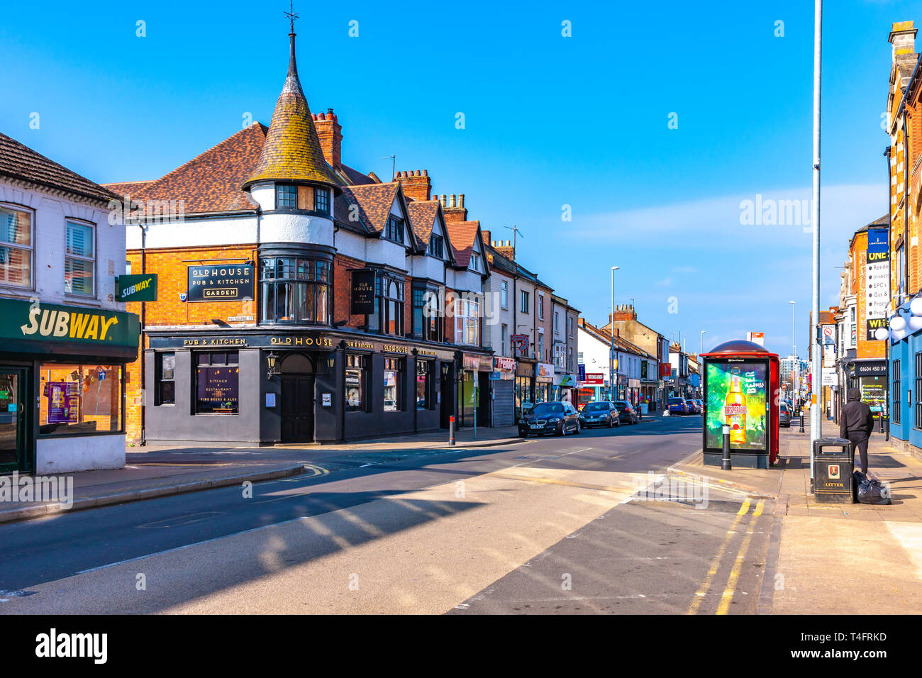 Altes Haus Kneipe und Küche vor kurzem auf Wellingborogh Rd, Northampton, UK renoviert. Stockfoto