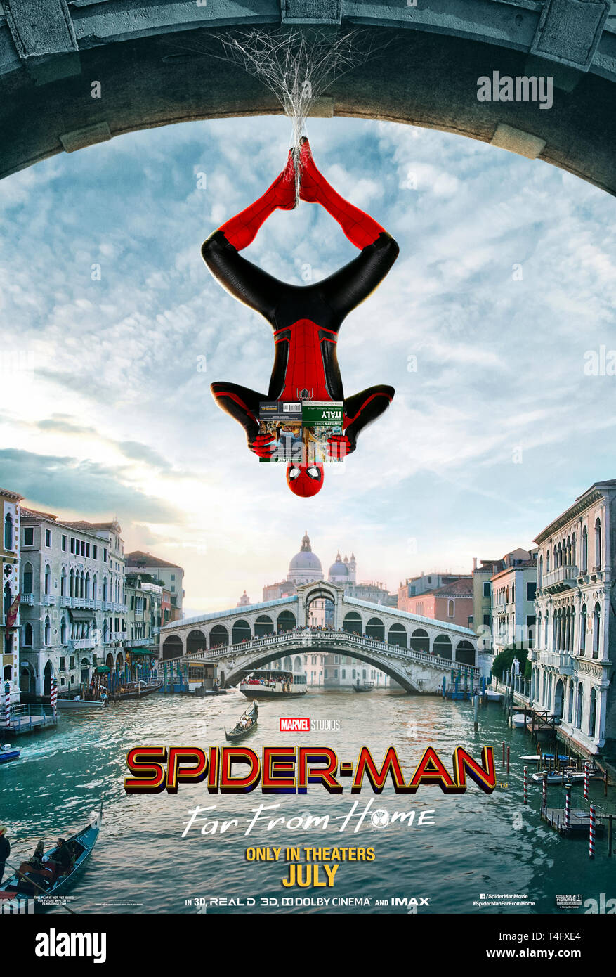 Spider-Man: Weit weg von zu Hause (2019) von Jon Watts Regie und Hauptdarsteller Samuel L. Jackson, Zendaya und Jake Gyllenhaal. Peter Parker geht auf eine Europäische Ferienhäuser. Stockfoto