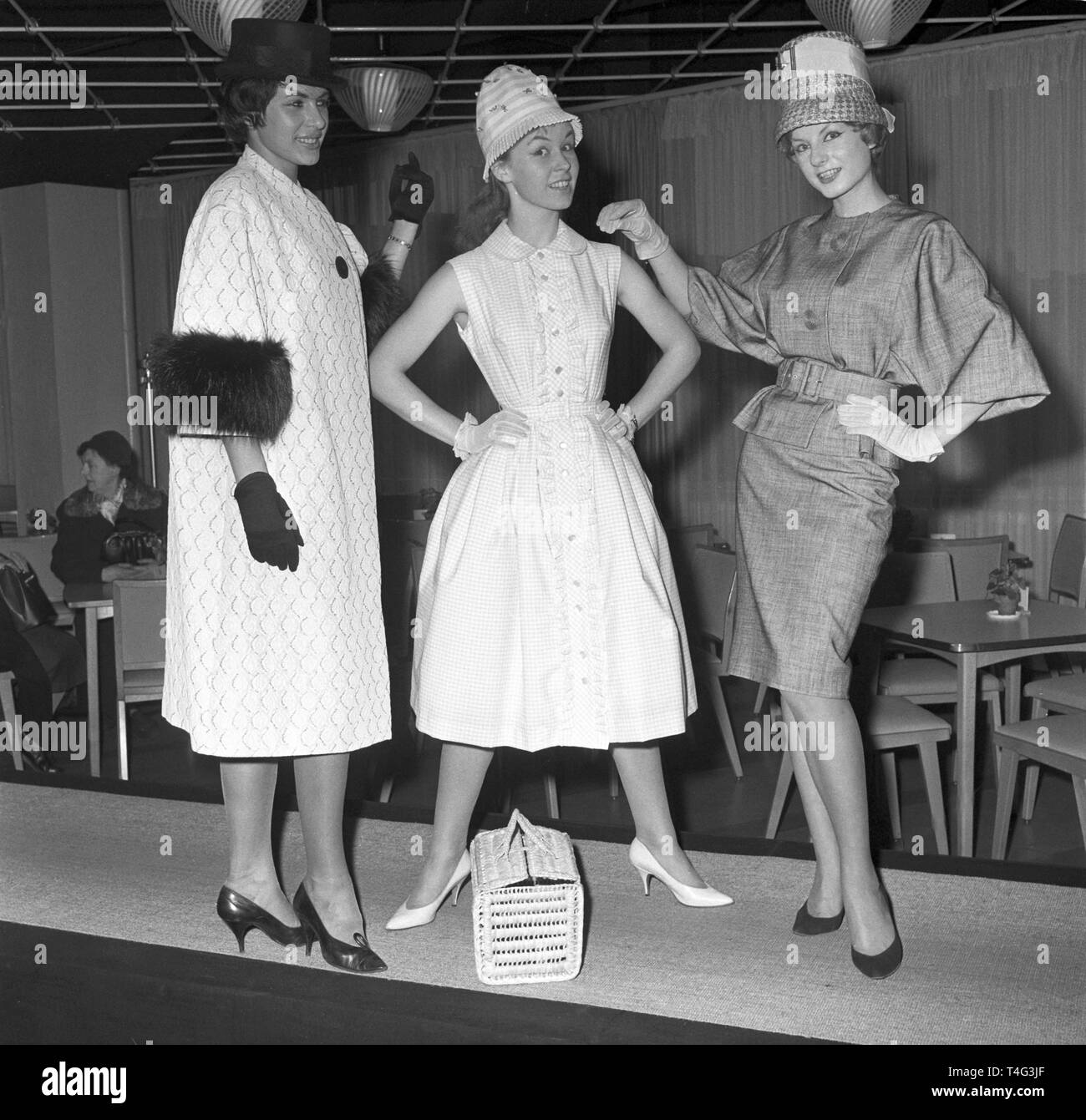 Mode schwarzweiss bild 1960 -Fotos und -Bildmaterial in hoher Auflösung –  Alamy