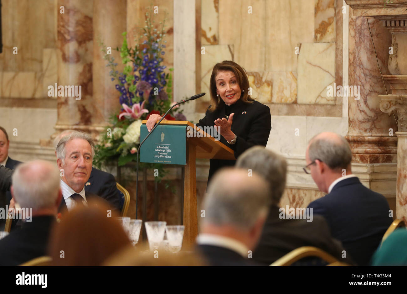US-Repräsentantenhaus Sprecher Nancy Pelosi Rede auf Iveagh House, Dublin, wie sie für den Beginn eines 4-tägigen Besuch in Irland und Nordirland ankommt. Stockfoto