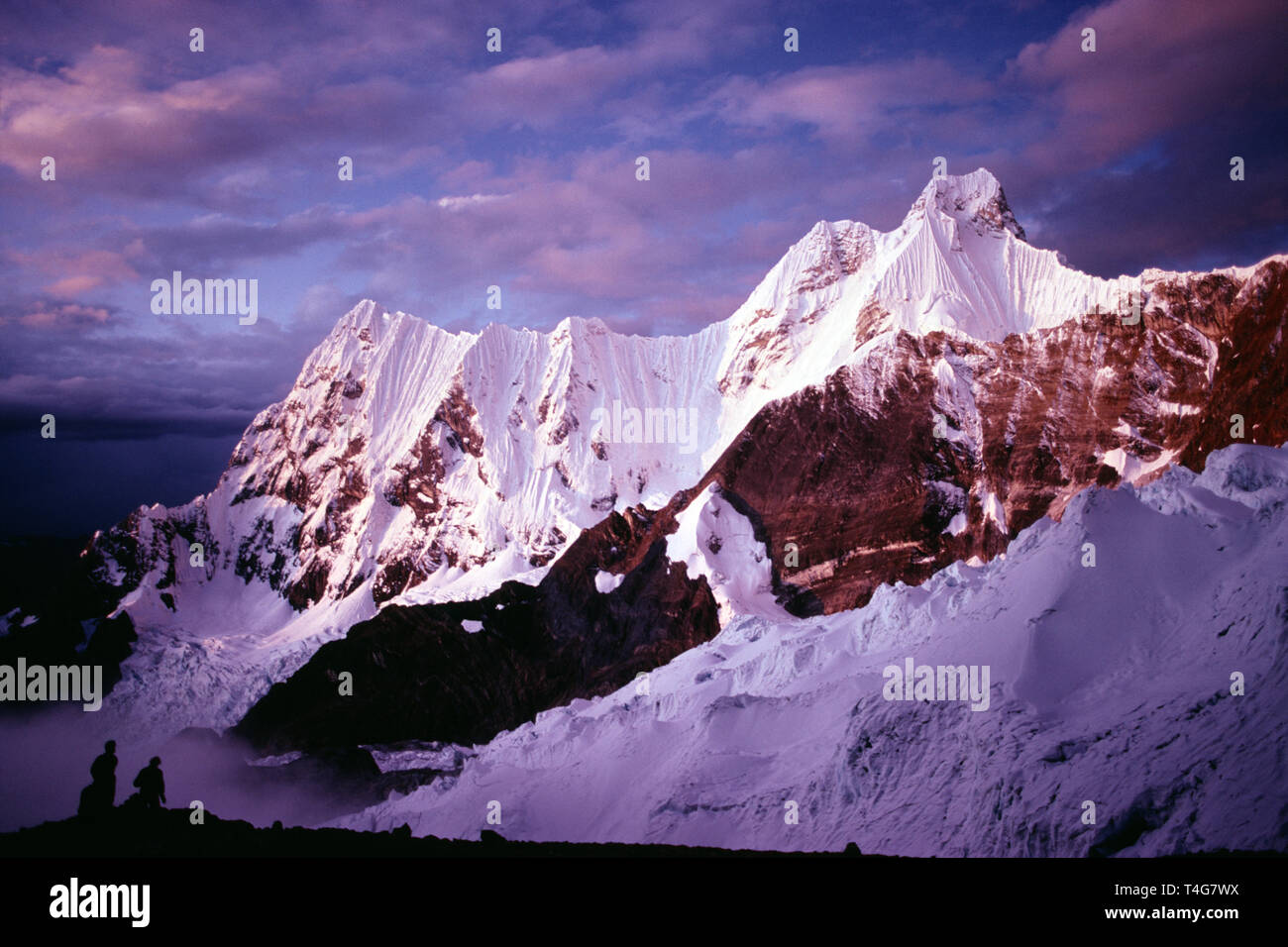Peru. Region Ancash. Berggipfel. Jirishanca und Huber. Stockfoto