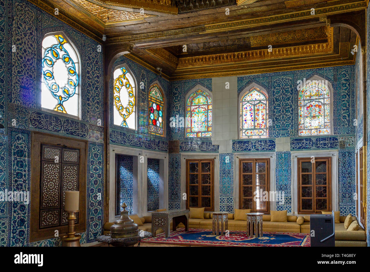 Eminönü, Istanbul/Türkei - vom 19. Februar 2019: Yeni Cami Hunkar lädt außerdem mit Kasri Museum Innenansicht. Klassischen Osmanischen türkischen Architektur Haus Stockfoto