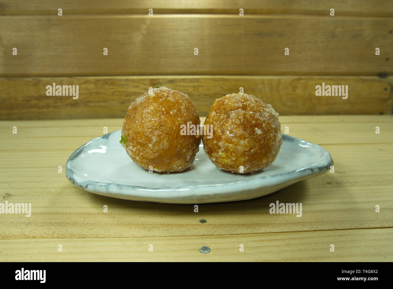 Khai Hong: Zucker Beschichtung fried Mung Bohnen gefüllte Kugeln. Thai Desserts. Stockfoto