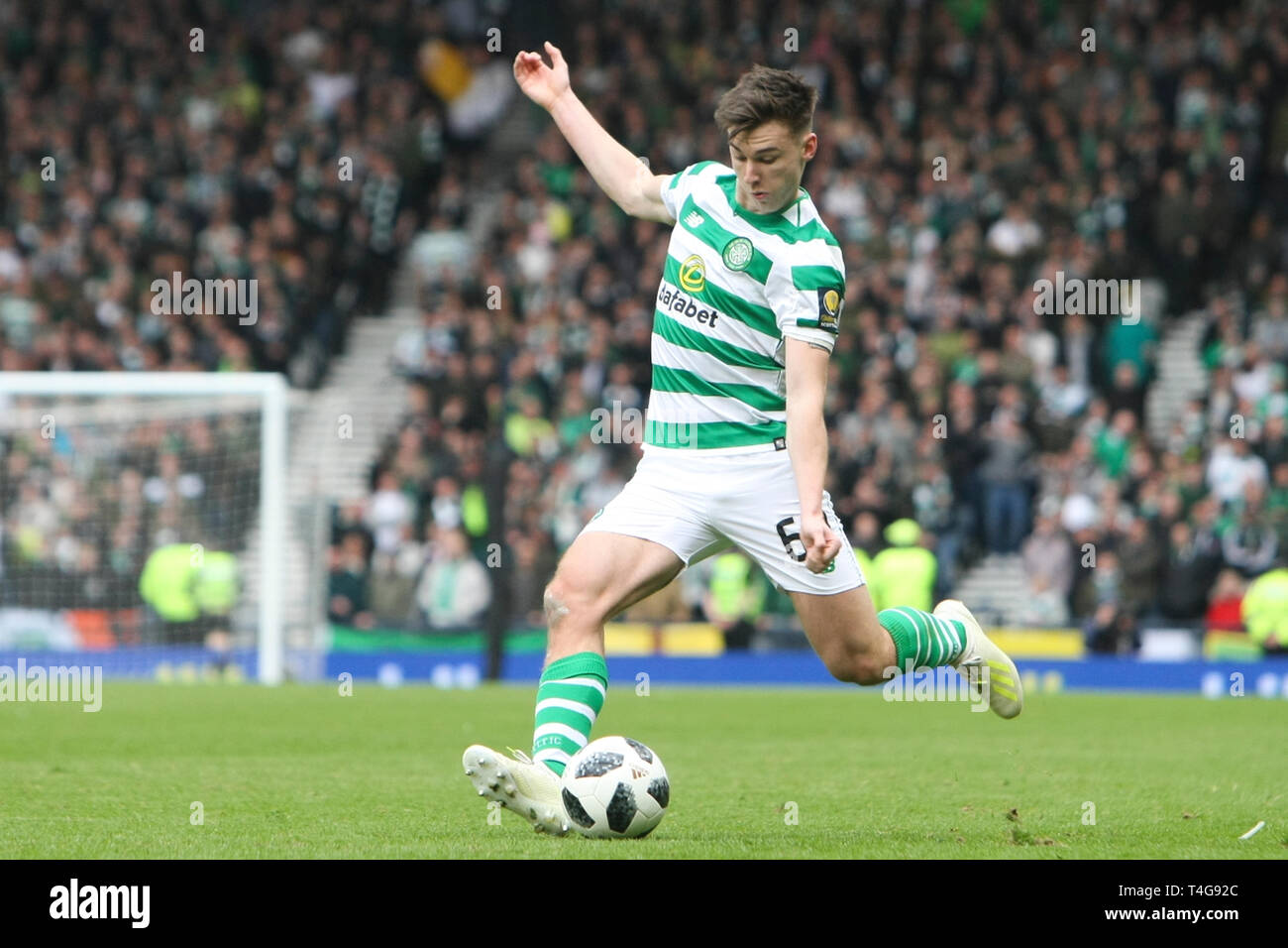 Glasgow, Schottland - April 14. Kieran Tierney Keltischen während der William Hill Scottish Cup Halbfinale zwischen Celtic und Aberdeen Stockfoto