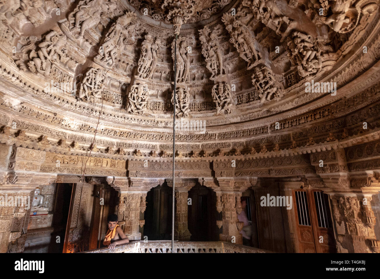 Heiliger Mann in Chandraprabhu Jain Tempel Jaisalmer, Rajasthan, Indien Stockfoto