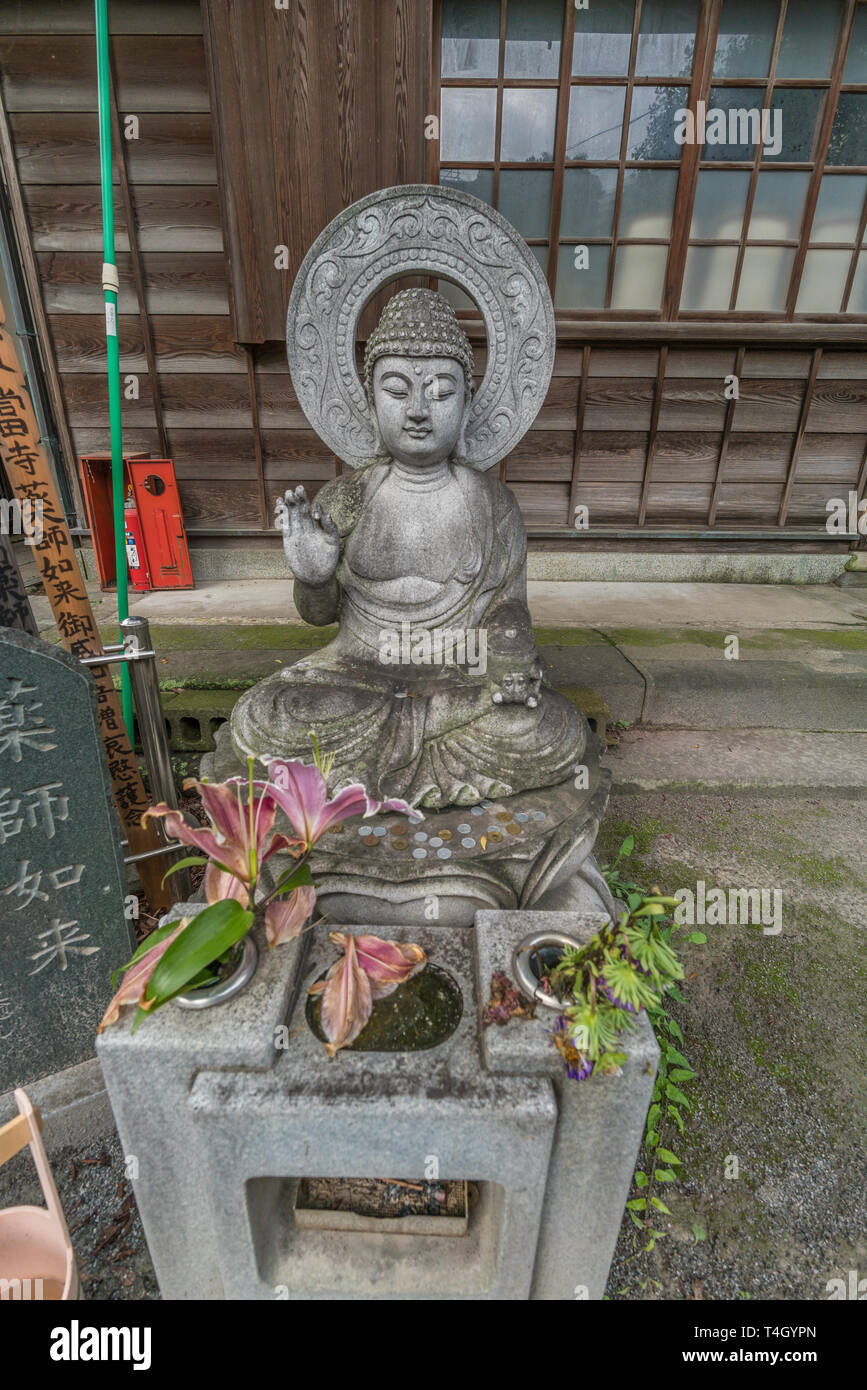 Tokyo, Japan - 17. August 2017: Skulptur des Gyoran Kanzeon Gyoranji Bosatsu an buddhistischen Tempel Suigetsu-in Gyoran-ji. In Tsuki no Misaki, Mi Stockfoto