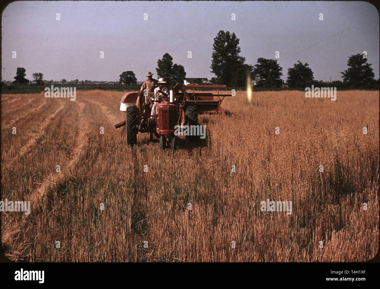Ein Traktor 1940s Farm Stockfoto