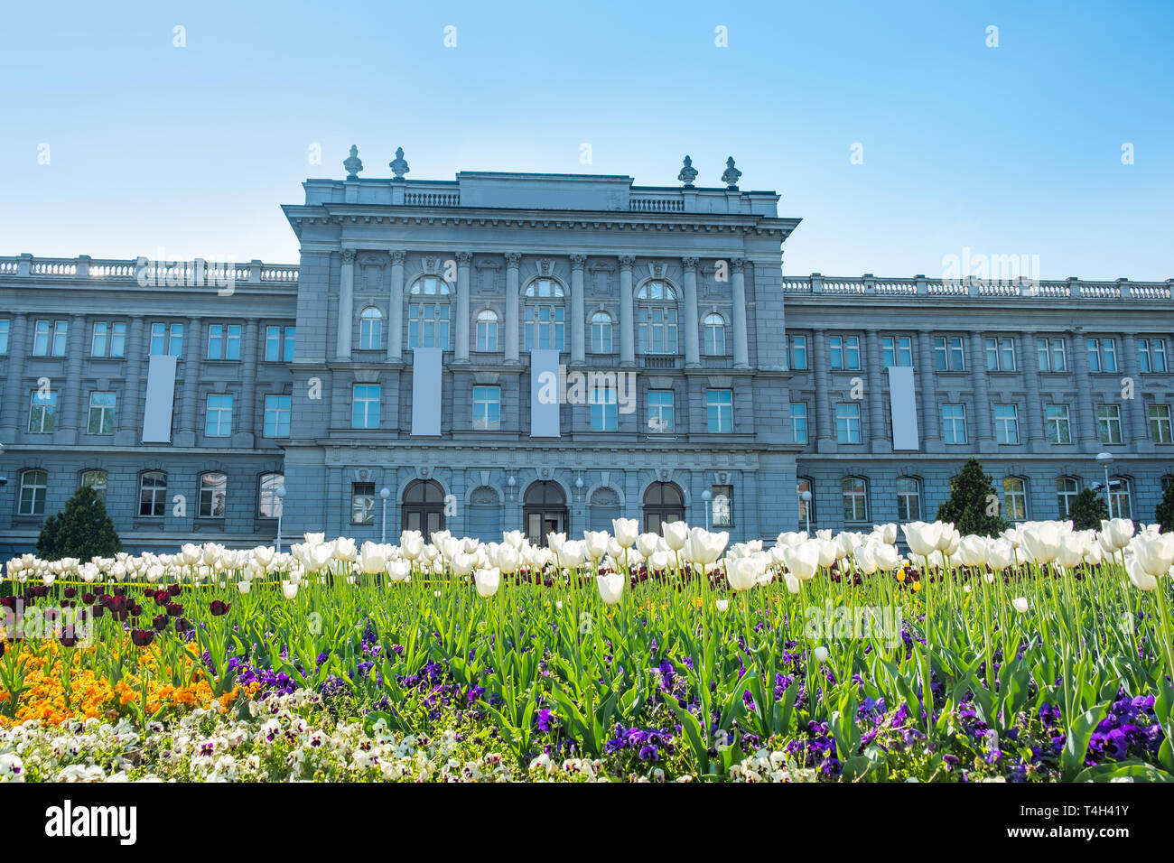 Frühling in Zagreb, Kroatien, Mimara Museum, das beliebteste touristische Reiseziel Stockfoto