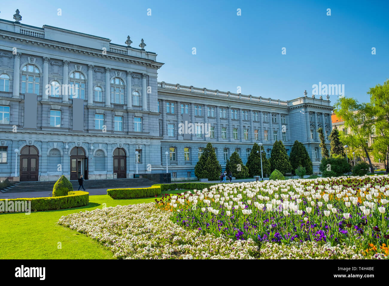 Frühling in Zagreb, Kroatien, Mimara Museum, das beliebteste touristische Reiseziel Stockfoto