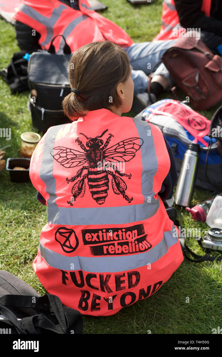 Extinction Rebellion, London - Umweltaktivisten - fordern Regierungen, Maßnahmen gegen den Klimawandel zu ergreifen. Klimaprotestierende Stockfoto