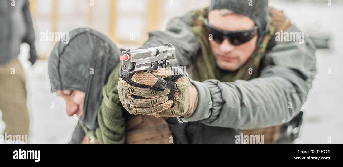 Zwei militärische und Army Special forces Soldat direkte Vorderansicht