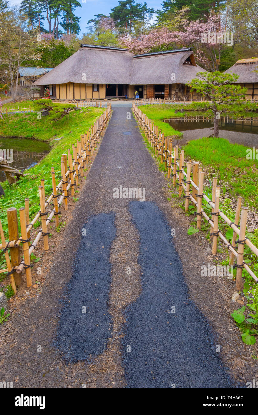 Kitakami, Japan - 22 April 2018: michinoku Folklore Dorf ist eine Fundgrube an historischen Häusern und folkloristische Artefakte. Die meisten Gebäude und Stockfoto