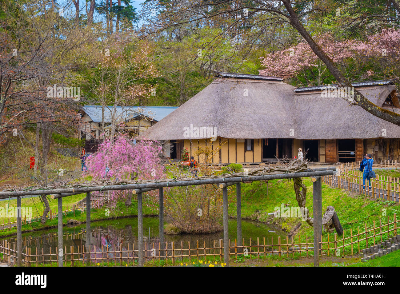 Kitakami, Japan - 22 April 2018: michinoku Folklore Dorf ist eine Fundgrube an historischen Häusern und folkloristische Artefakte. Die meisten Gebäude und Stockfoto