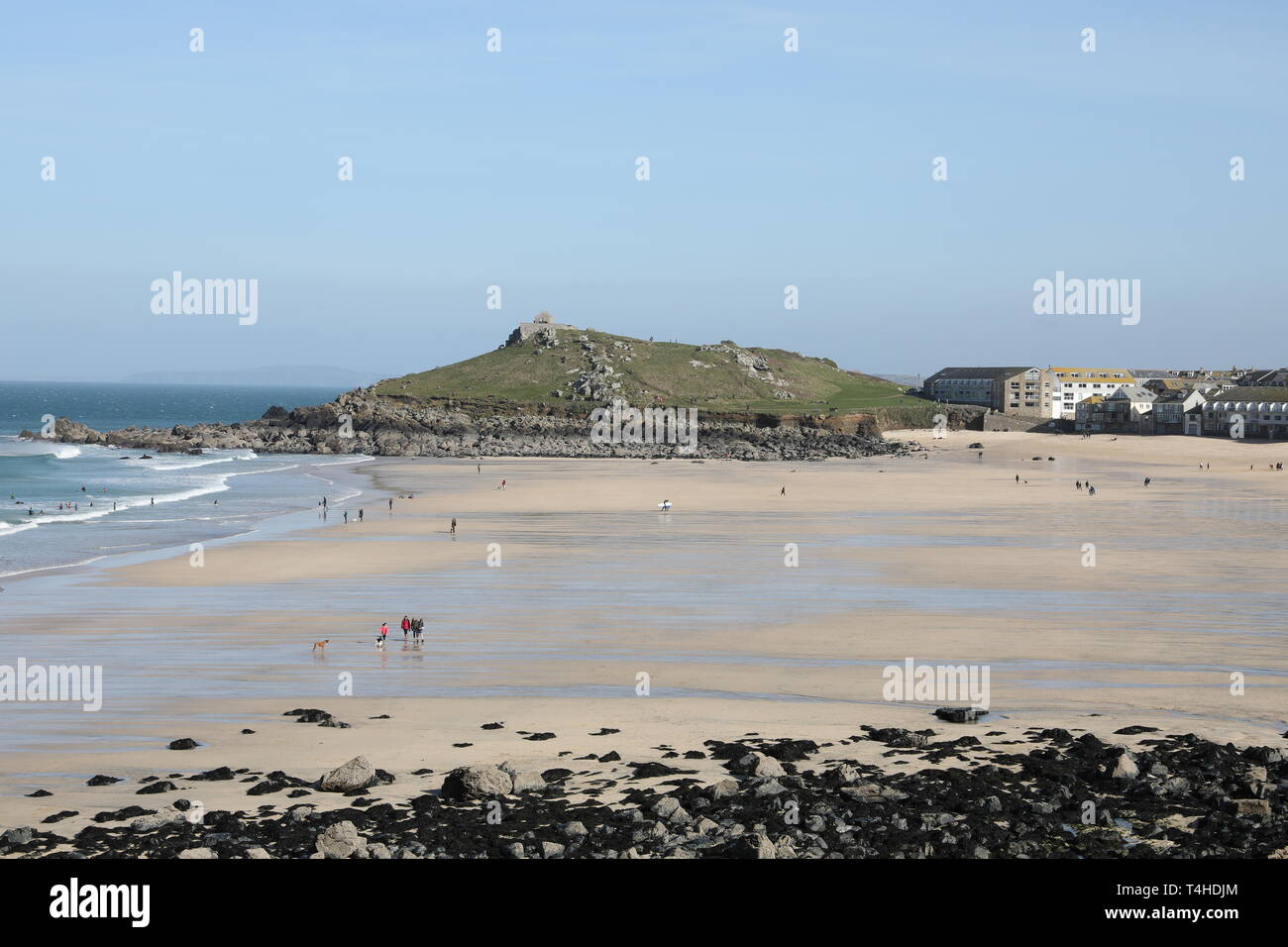 Ansicht des PorthMeor Beach Die Insel Hintergrund St. Ives Saint Ives Cornwall Blue Sky Stockfoto