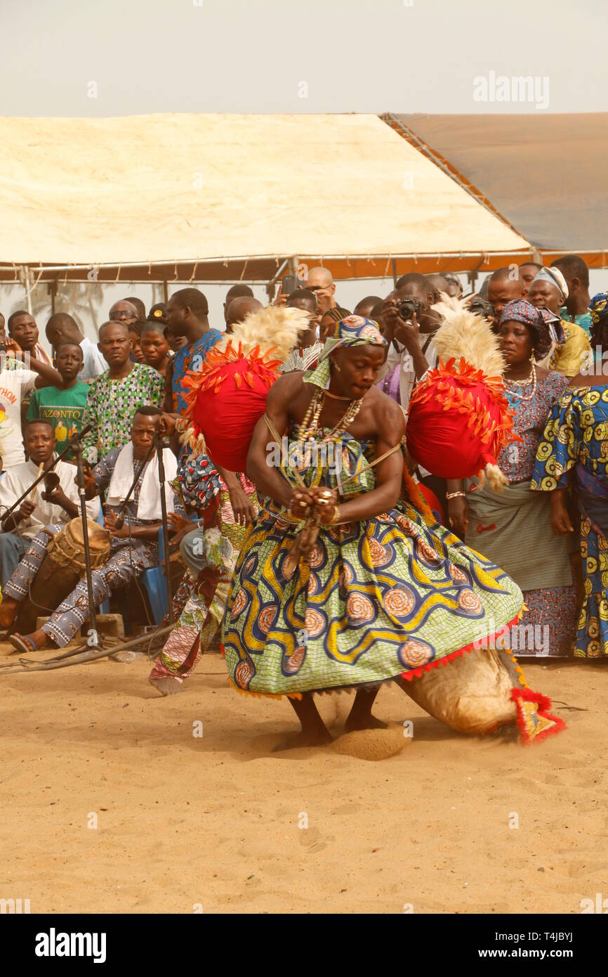 Voodoo festival Ouidah, Benin. Musik, Tanz, Gesang am Strand der Götter des Voodoo. Voodoo ist eine anerkannte Religion in Benin. Stockfoto