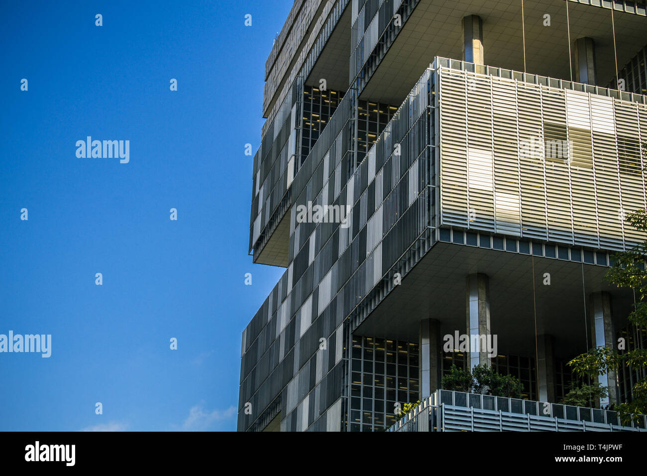 Rio de Janeiro, Brasilien - 15 April, 2019: Petrobras zentrale Gebäude in der Innenstadt von Rio de Janeiro bei Nacht. Petrobras ist Öl- und Gasindustrie Riese Stockfoto