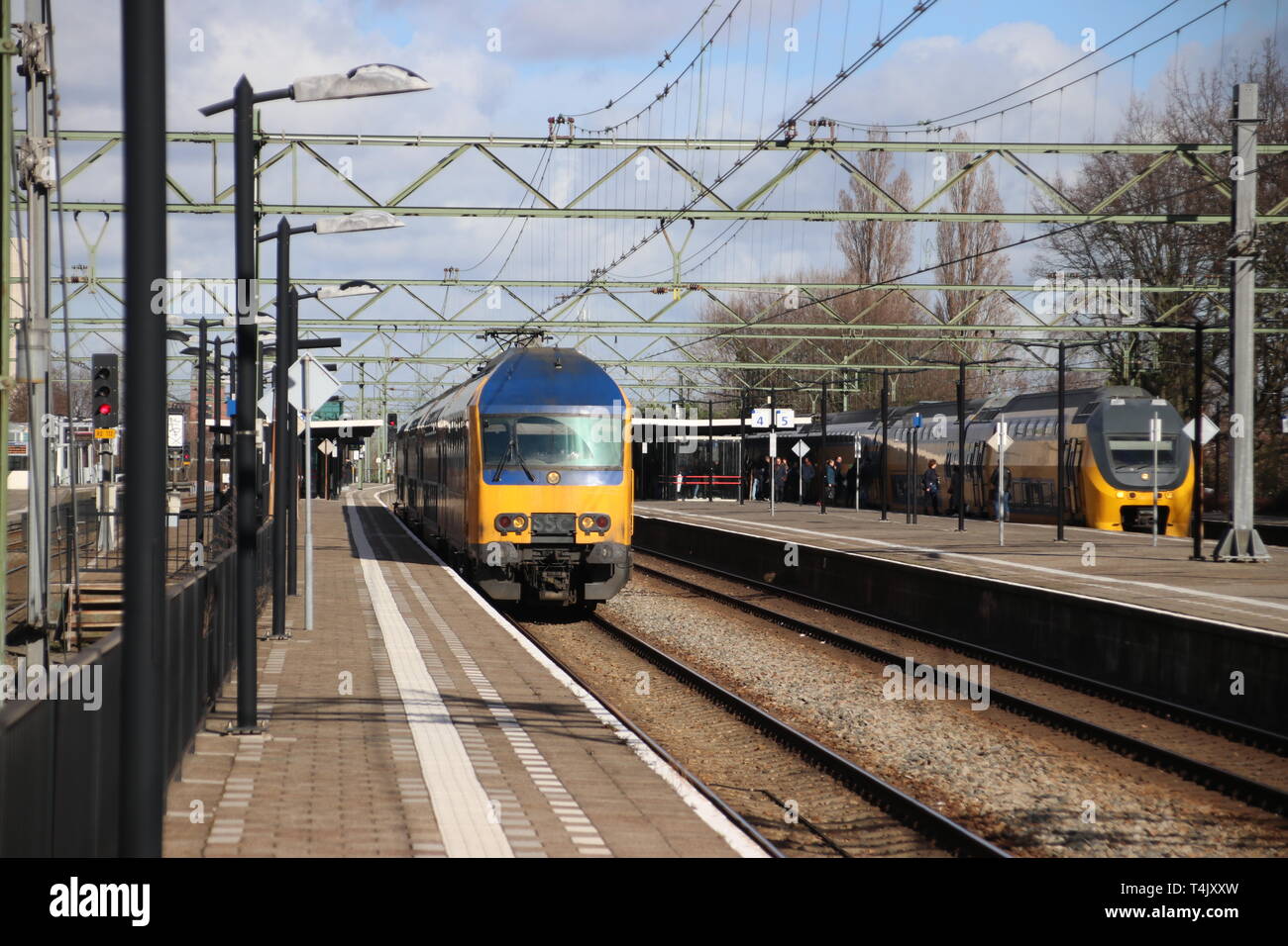 DAZ intercity Double Decker Zug am Bahnhof von Den Haag Laan van NOI in ...