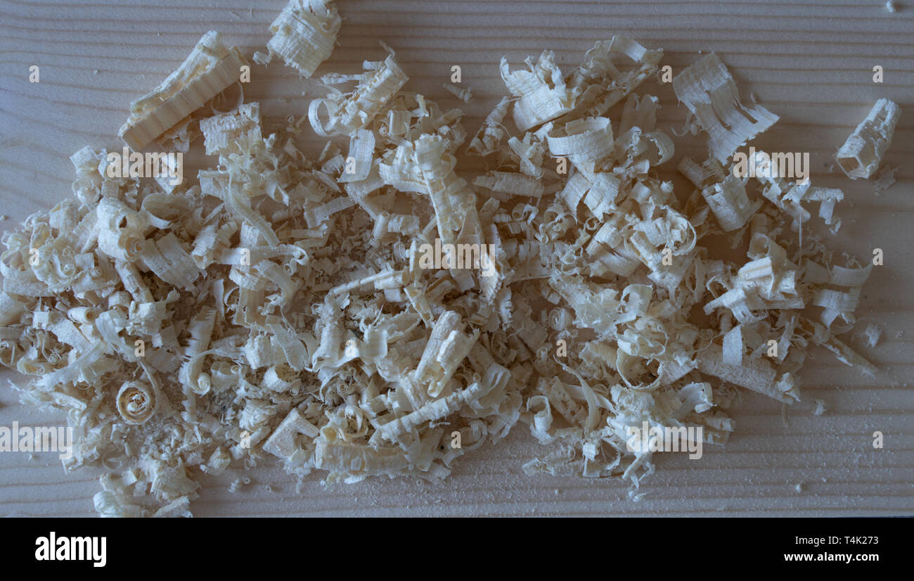 Hackschnitzel hautnah. Umweltfreundliche Materialien - Holz im Haus Stockfoto