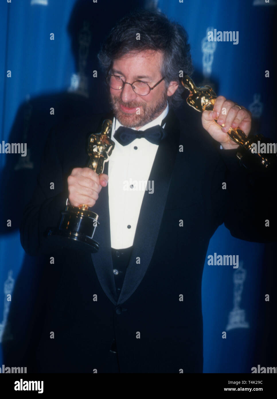 Los Angeles, Kalifornien, USA, 21. März 1994 Regisseur Steven Spielberg besucht die 66. jährlichen Academy Awards am 21. März 1994 im Dorothy Chandler Pavilion in Los Angeles, Kalifornien, USA. Foto von Barry King/Alamy Stock Foto Stockfoto