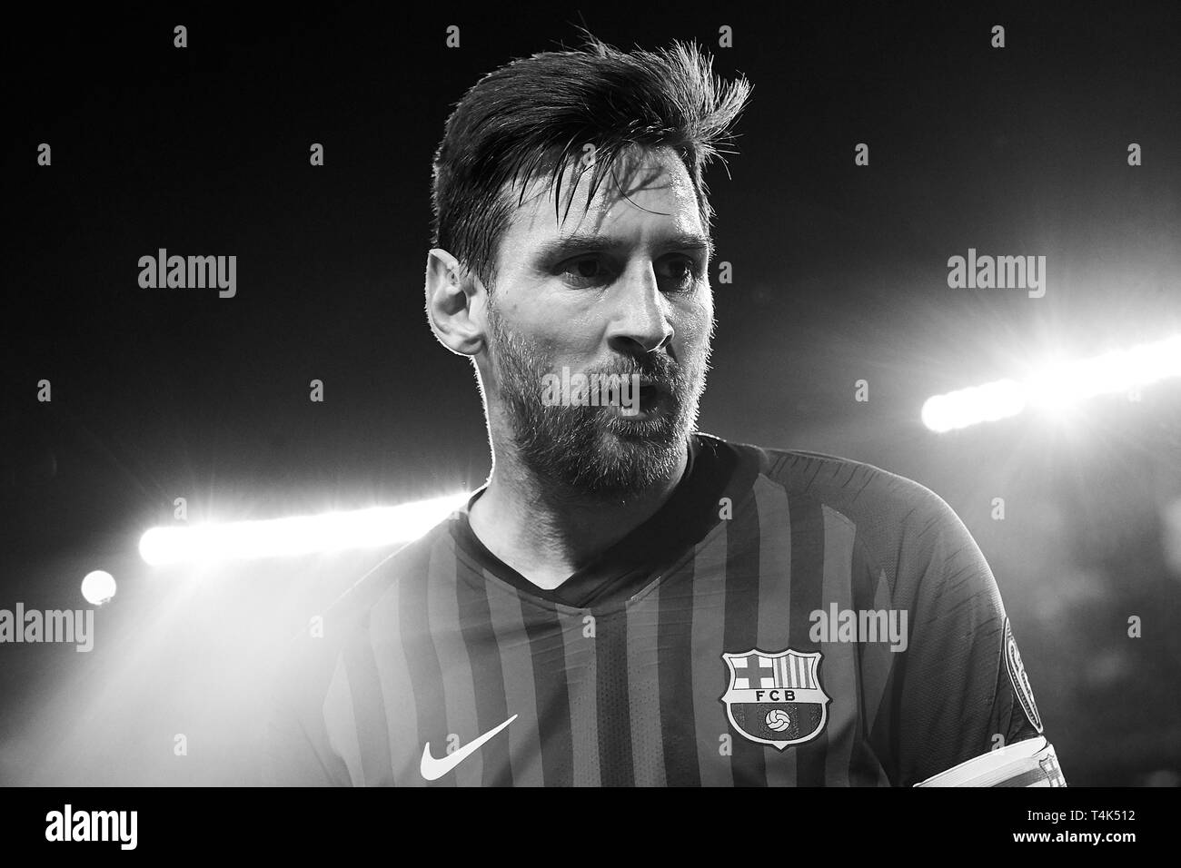 Barcelona Spanien 16 April Anmerkung Des Editors Das Bild Ist In Schwarz Weiss Umgewandelt Wurde Leo Messi Vom Fc Barcelona Sieht Wahrend Der Uefa Champions League Viertelfinale Ruckspiel Match Zwischen Dem Fc