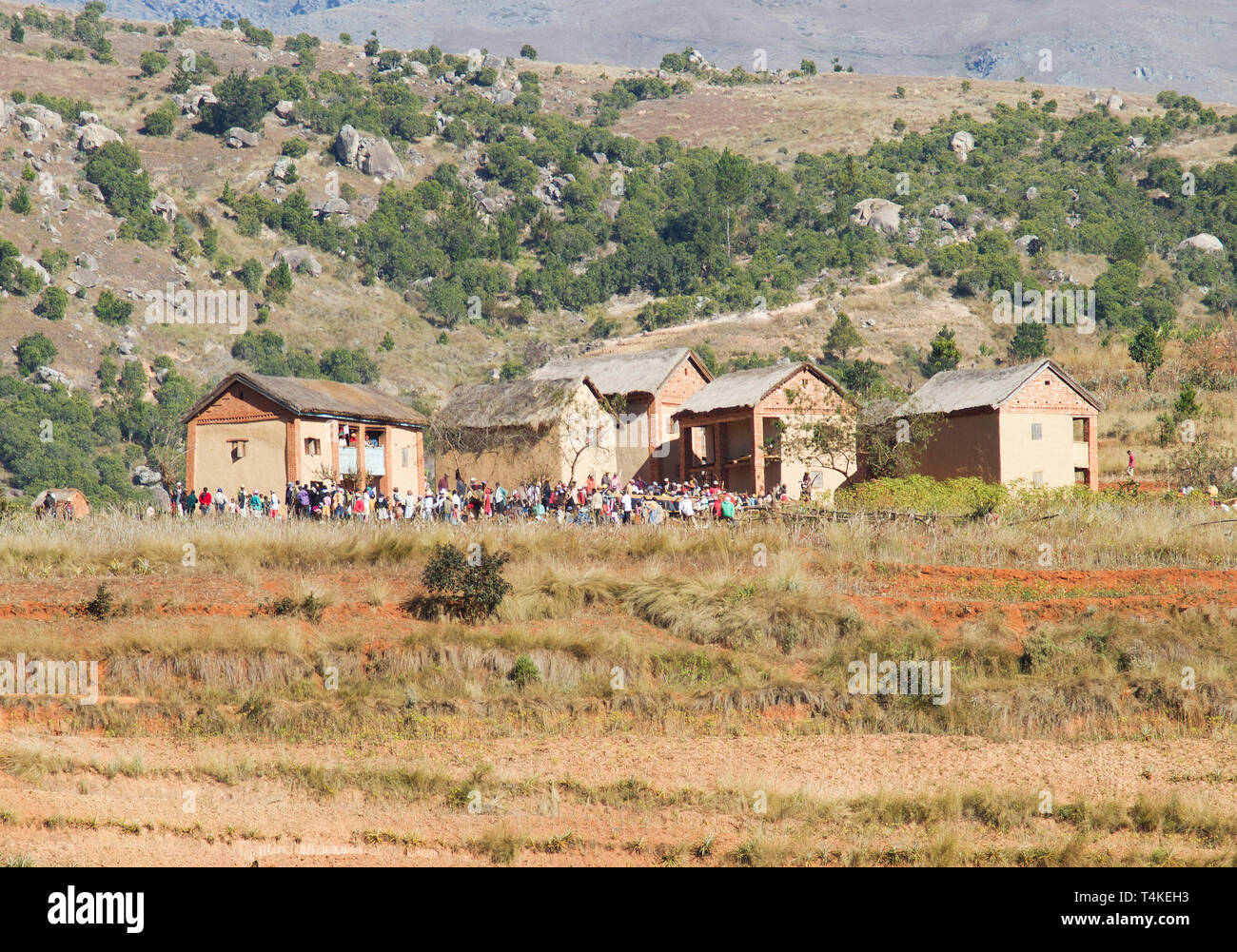 Madagassische Volk gesammelt für die 'Knochen' oder eine Beerdigung in das Gebirge, Madagaskar, Afrika Stockfoto