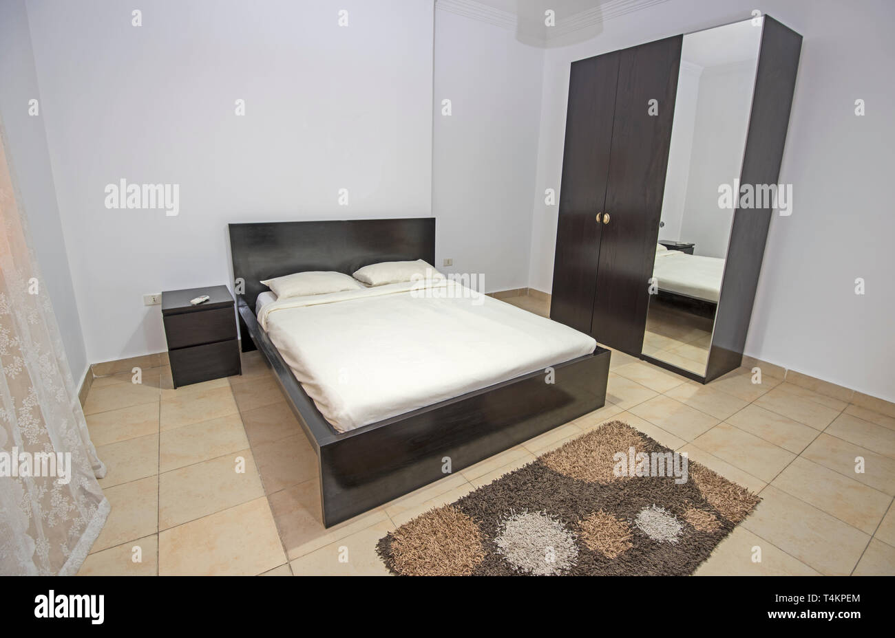 Doppelbett im Schlafzimmer Luxus apartment Übersicht Interior Design Stockfoto