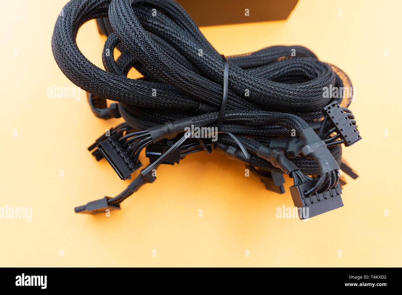 Innerhalb der verwendeten Netzteil PSU auf weißem Hintergrund. Stockfoto