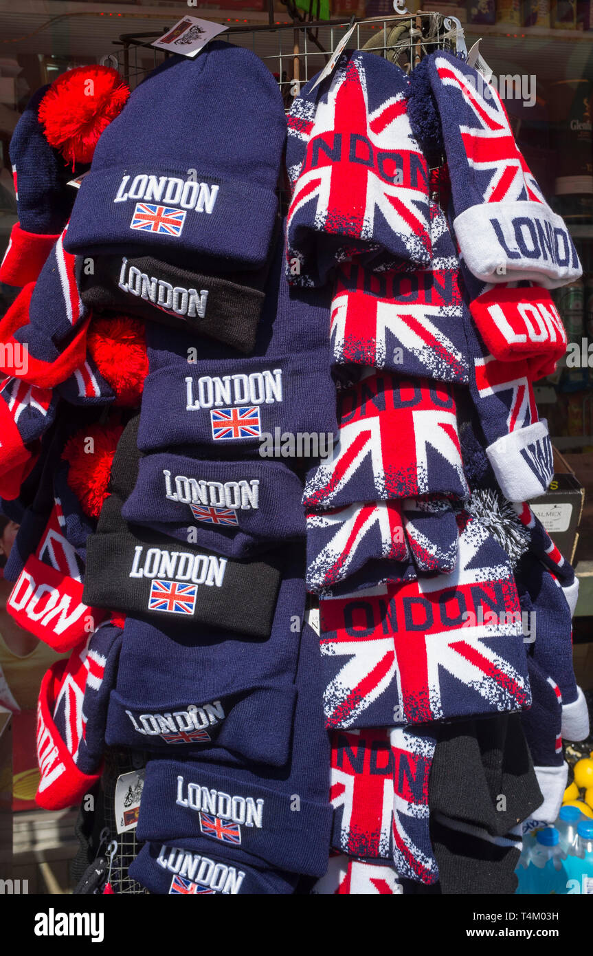 Bunte souvenir Hüte auf Verkauf in London Stockfoto