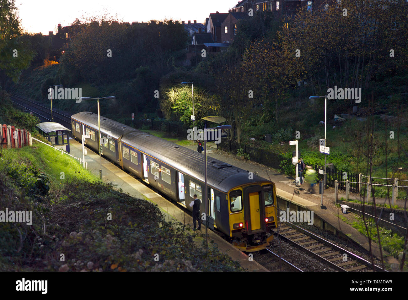 S-Bahnstation auf der "Avocet Linie" am St James' Park, Exeter, Devon, UK Stockfoto