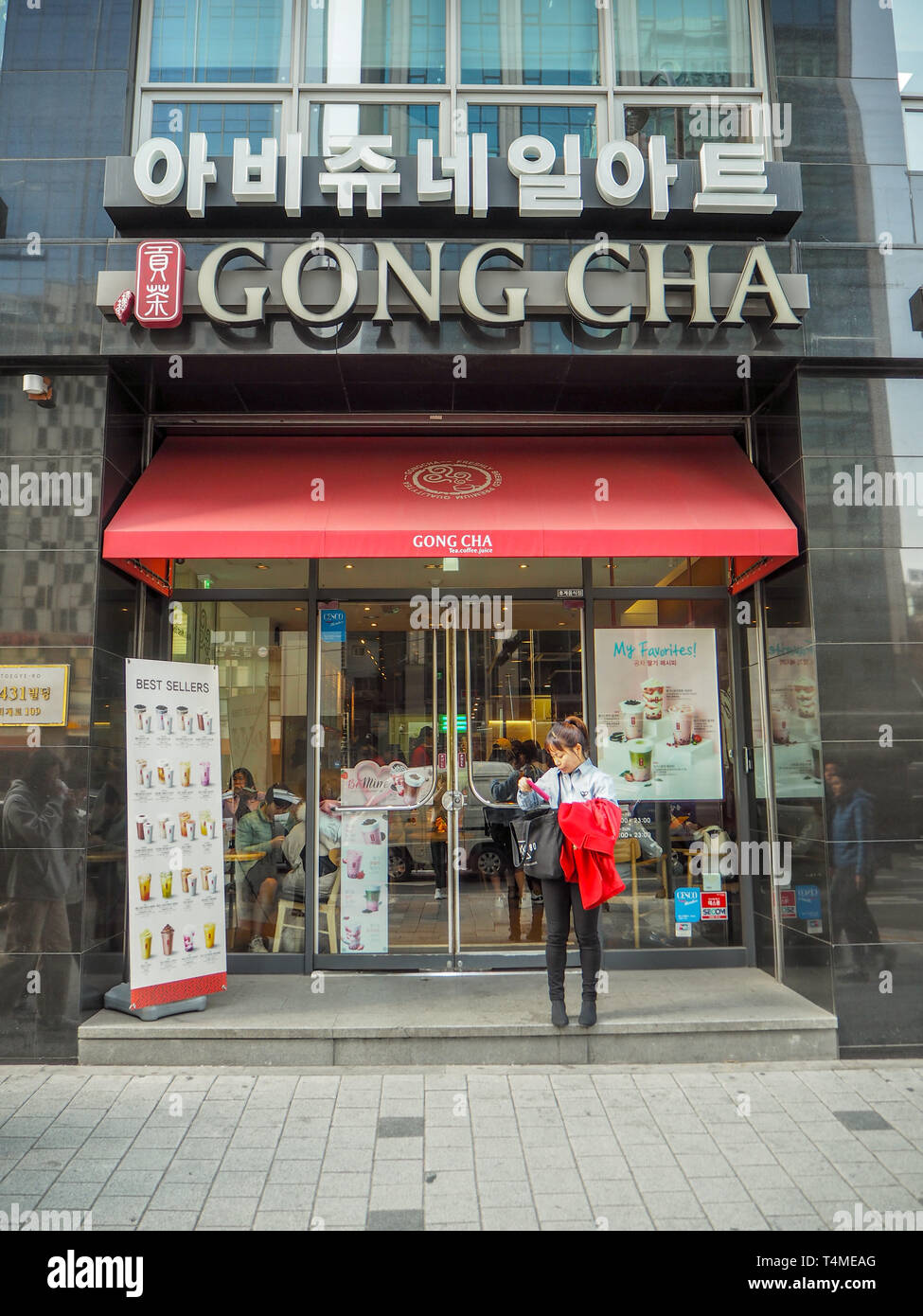 März 2019 - Südkorea: Store Front eines taiwanesischen Gong Cha Bubble Tea franchise Shop berühmt für seine Perle Milch Kaffee Stockfoto