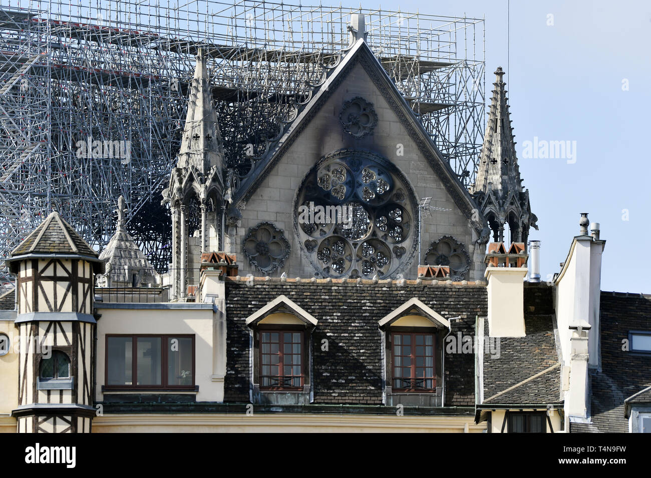 Tag 2 Nach dem Brand, Konsolidierung der Arbeit von Notre-Dame hat begonnen - Paris - Frankreich Stockfoto