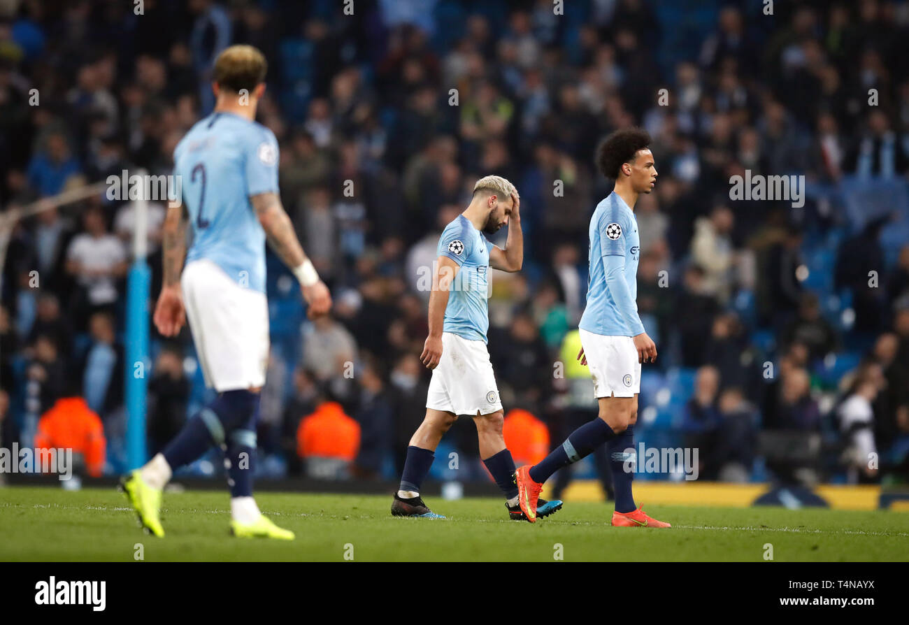 Von Manchester City (von links nach rechts) Kyle Walker, Sergio Agüero und Leroy Sane angezeigt, nachdem die UEFA Champions League Viertelfinale Rückspiel Gleiches an Etihad Stadium, Manchester niedergeschlagen. Stockfoto